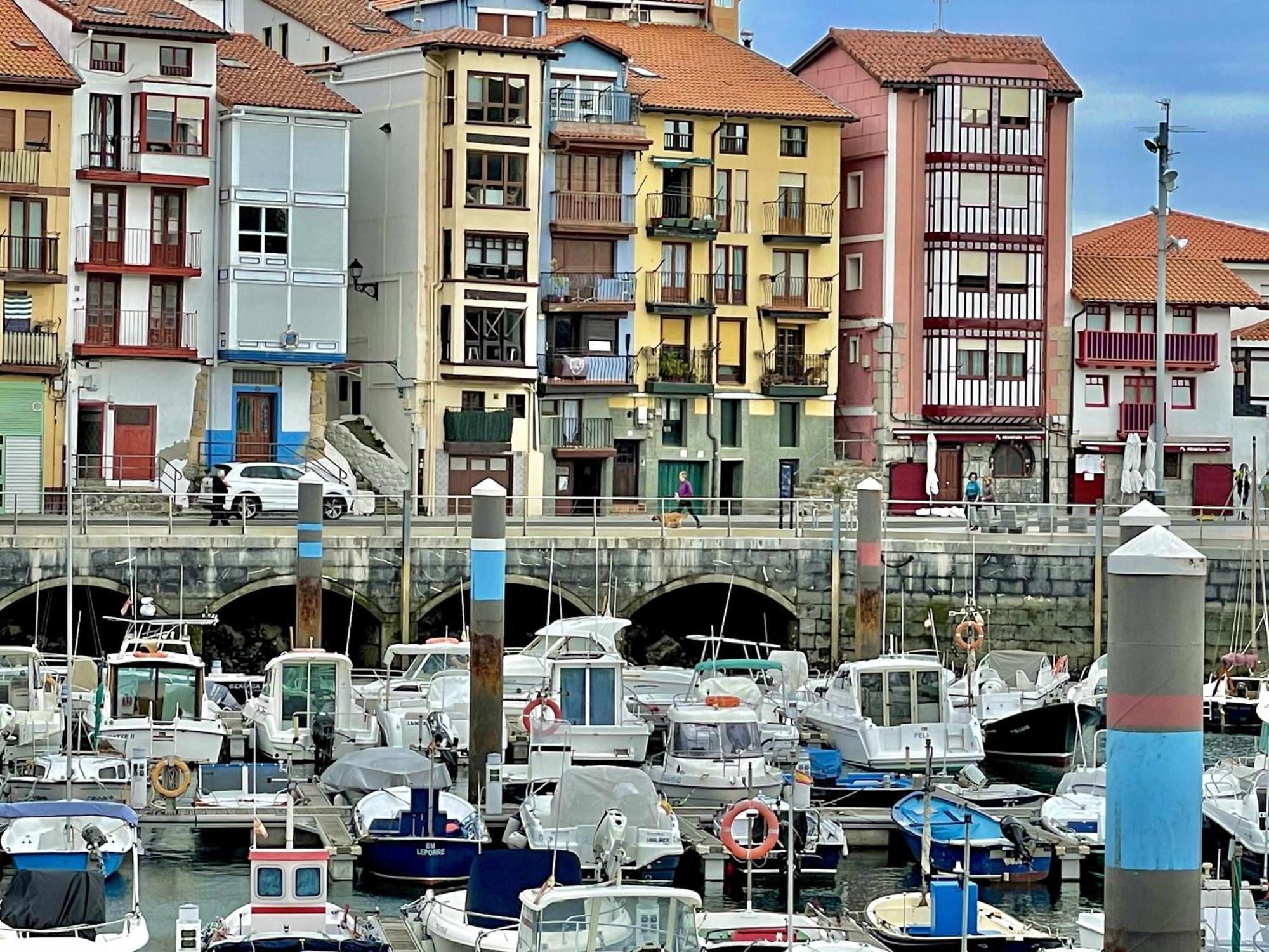 Erribera Etxea Amplio Piso Con Parking Leilighet Bermeo Eksteriør bilde